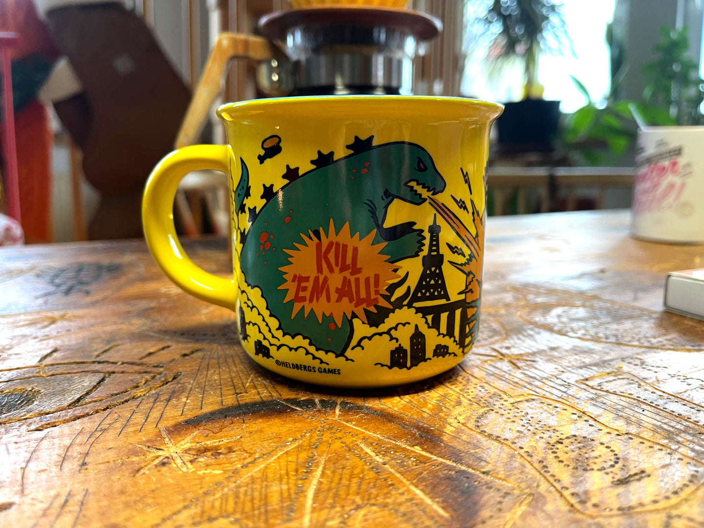 Tasse „Attack on Tokyo“ – Wenn die Stadt brennt