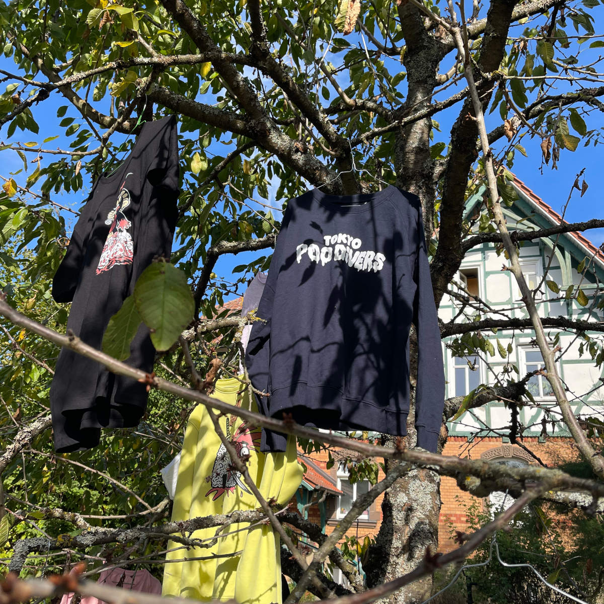 Sweatshirt "Tokyo Poo Divers"